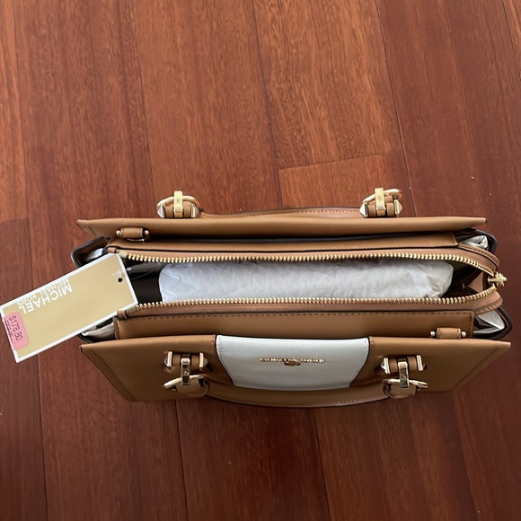 NWT Michael Kors Bag - Picture 3 of 7